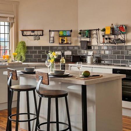 Finest Retreats - Sunnycroft Penthouse Apartman Llandrindod Wells Kültér fotó
