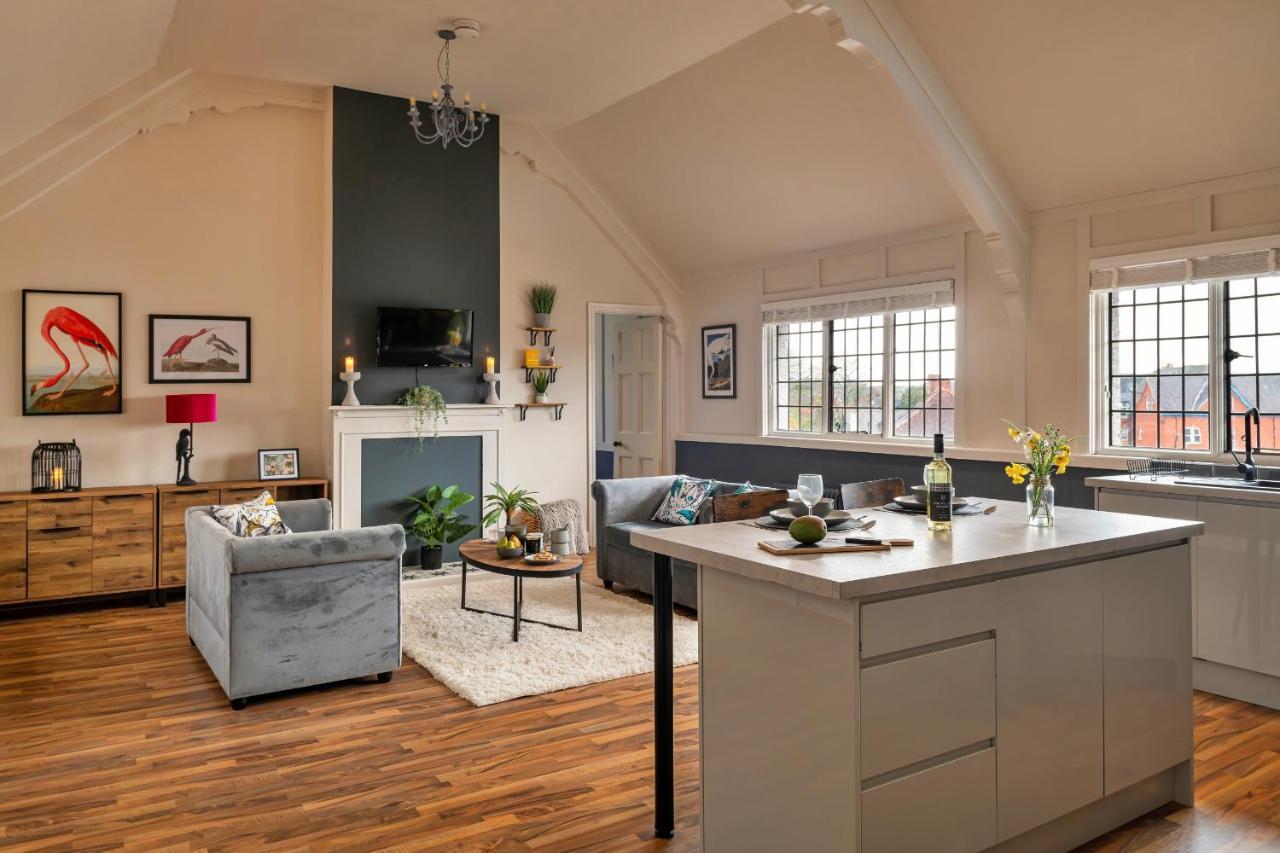 Finest Retreats - Sunnycroft Penthouse Apartman Llandrindod Wells Kültér fotó
